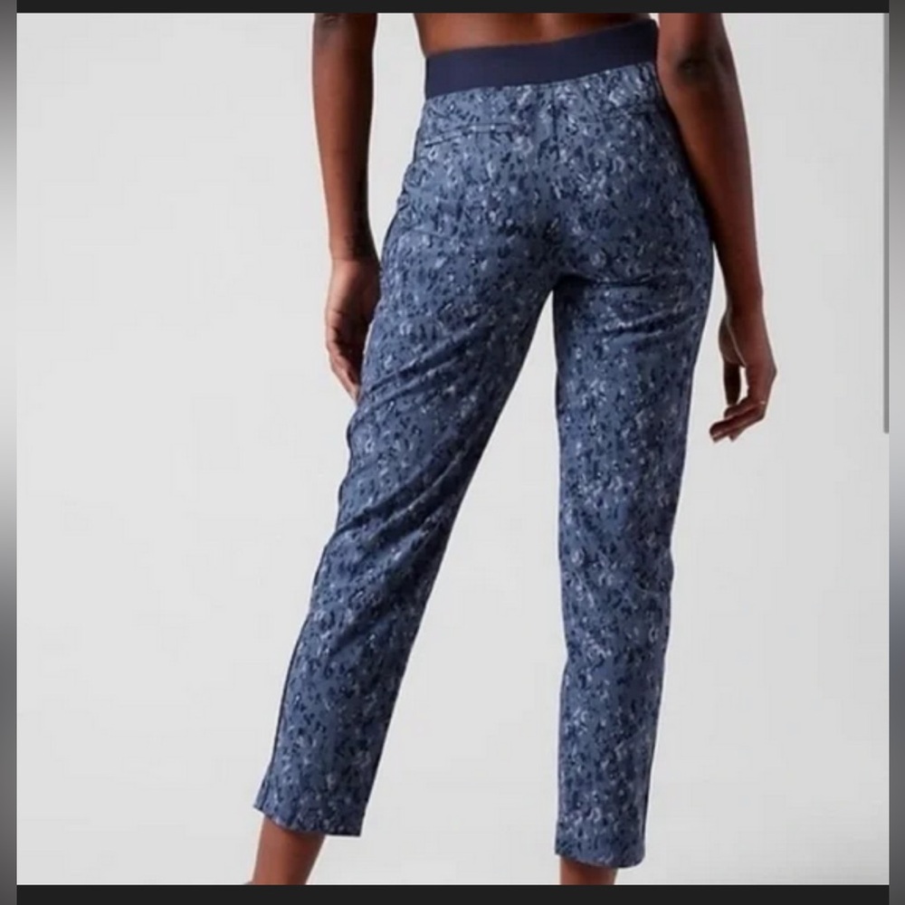 ATHLETA Brooklyn Ankle Pant Blue Camo Print